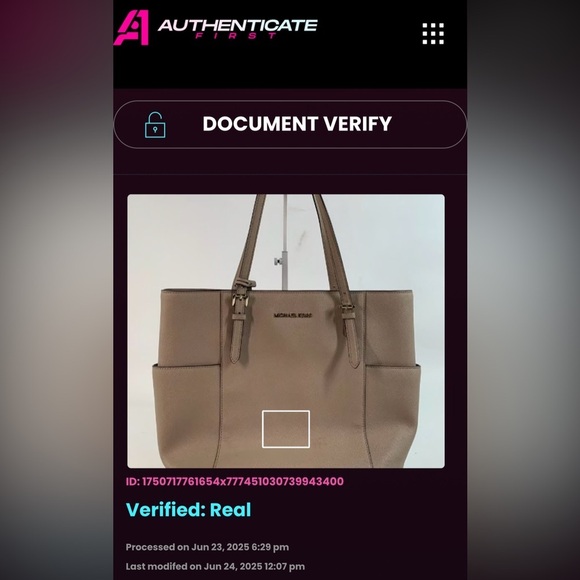 Michael Kors Jet Set Tote – Tan Saffiano Leather – Authenticated – Gold Hardware - Picture 9 of 13